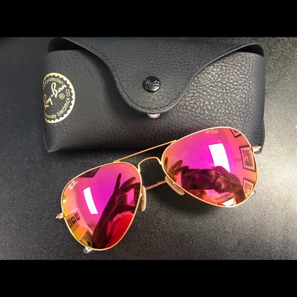 💗😎Brand new pink mirror Rayban aviator! 😎💗
